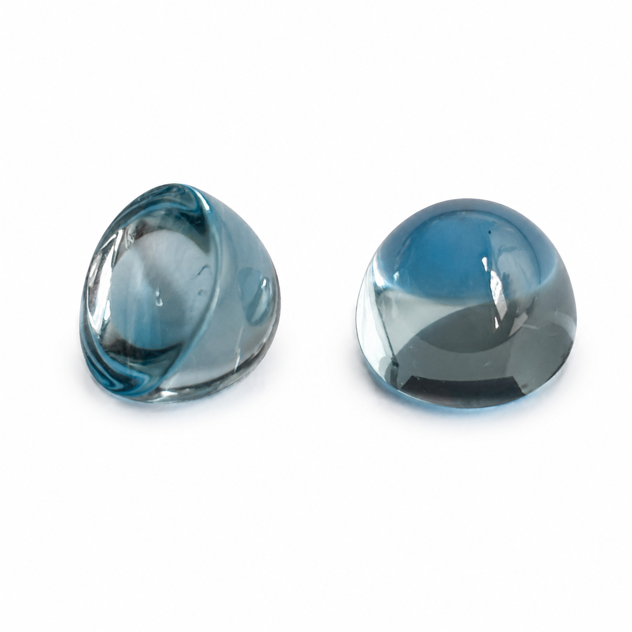 Natürlicher Aquamarin - Paar | 15,13 ct gesamt | Round Cabochon | Blau