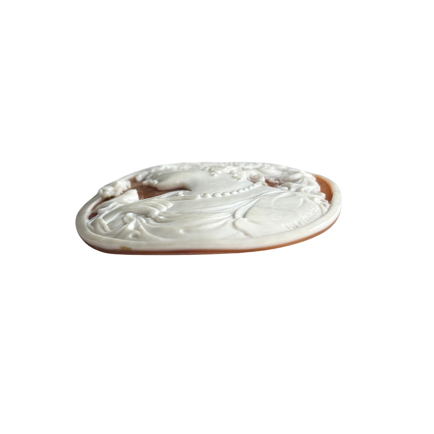 Oval cameo/shell 'Woman with Bird' – 50 × 65 mm, flat convex, low domed