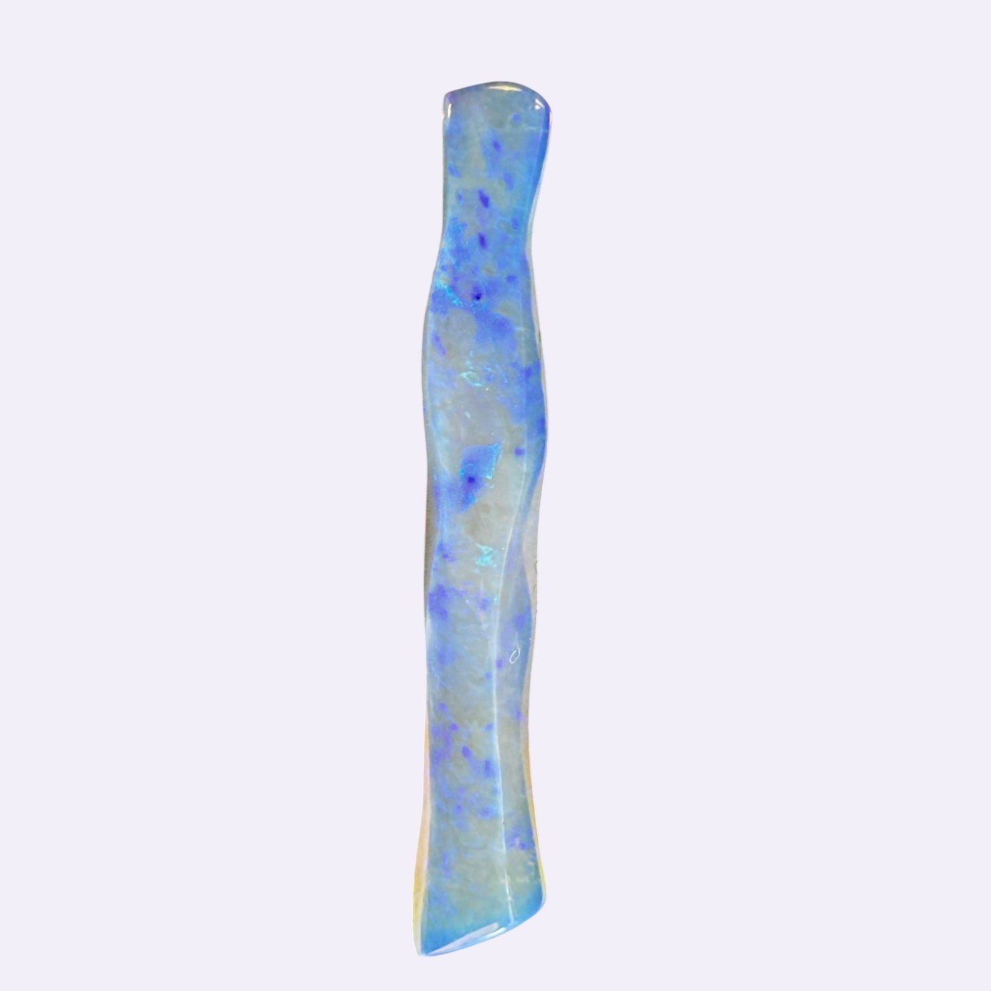 Natürlicher Opal – 23,89 ct | Fantasie-Stab | Milchig mit blauem Farbspiel