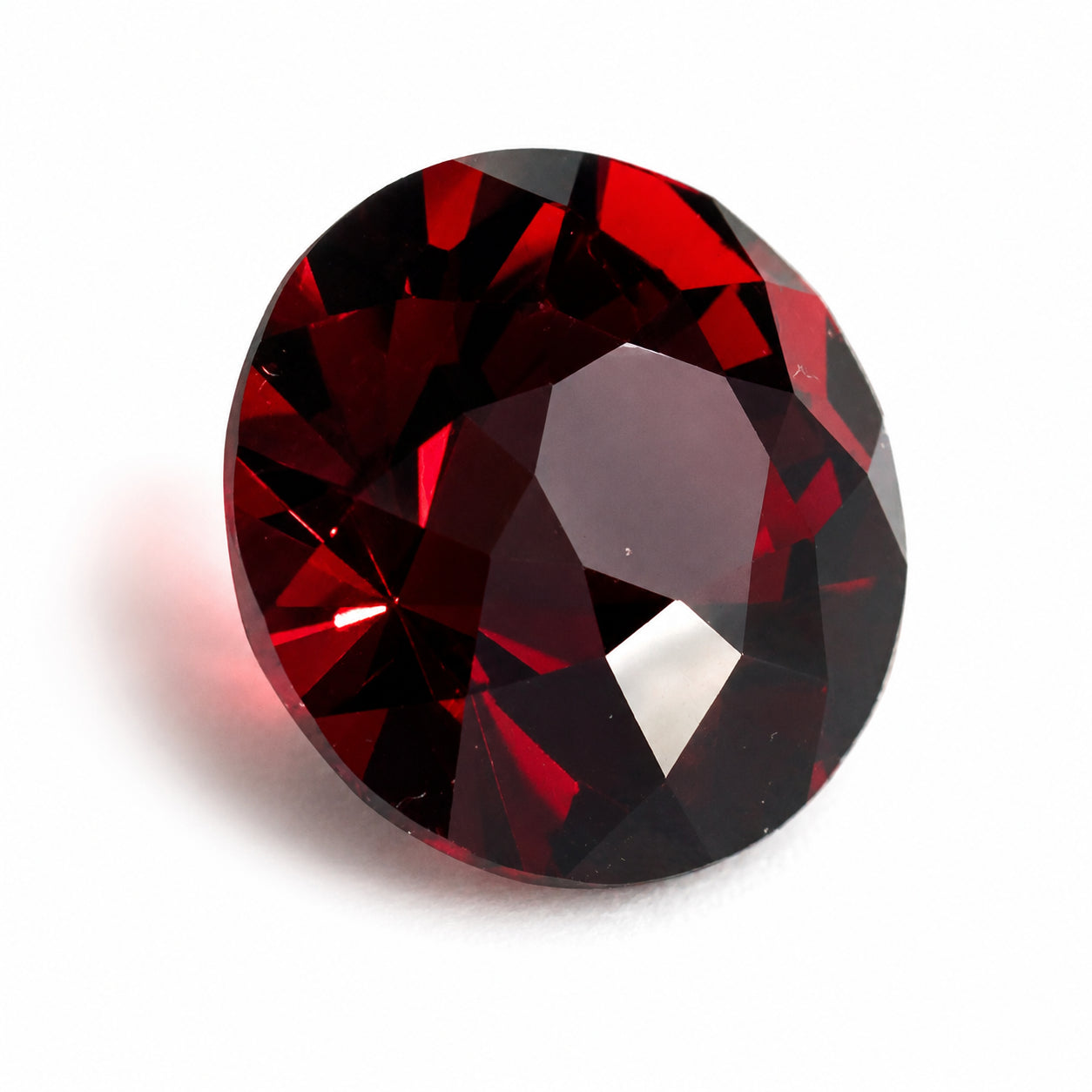 Natürlicher Granat – 17,45 ct | Rund facettiert | Rot