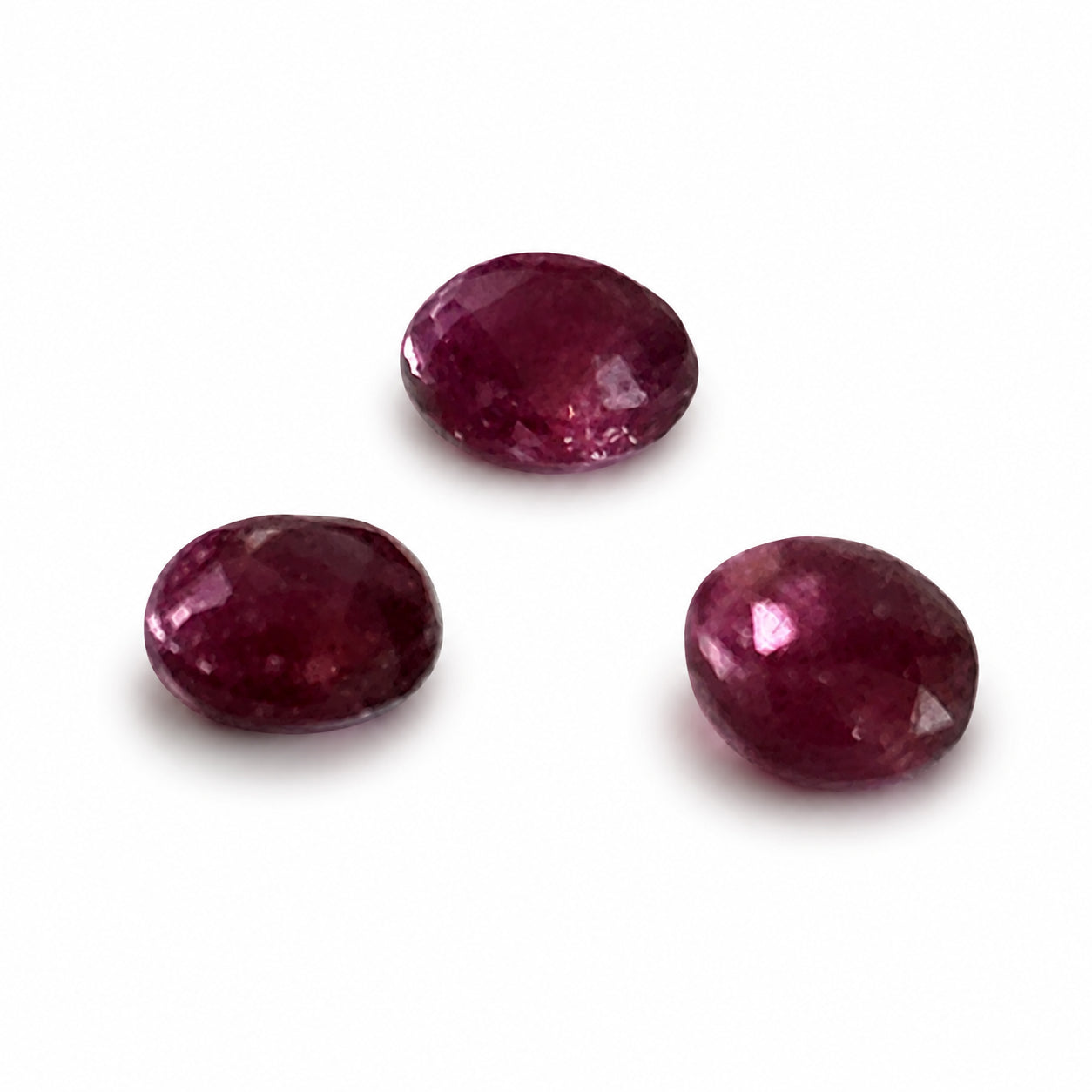 Natürlicher Rubin - 0,02 ct | Rund facettiert | Purpurrot