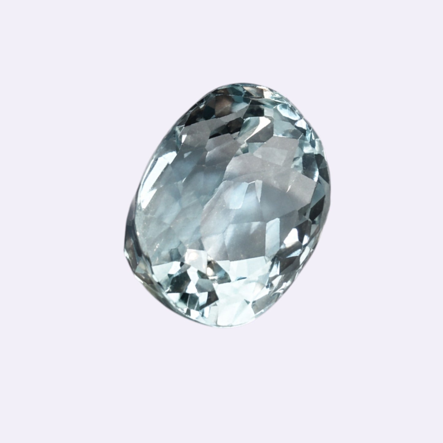 Natürlicher Aquamarin - 11,83 ct | Oval | Bläulich