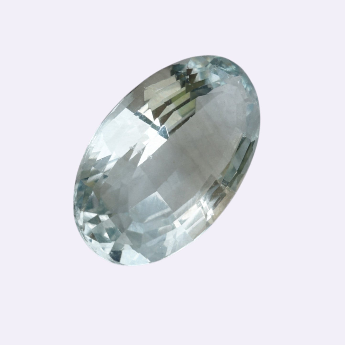 Natürlicher Aquamarin - 9,83 ct | Oval | Bläulich