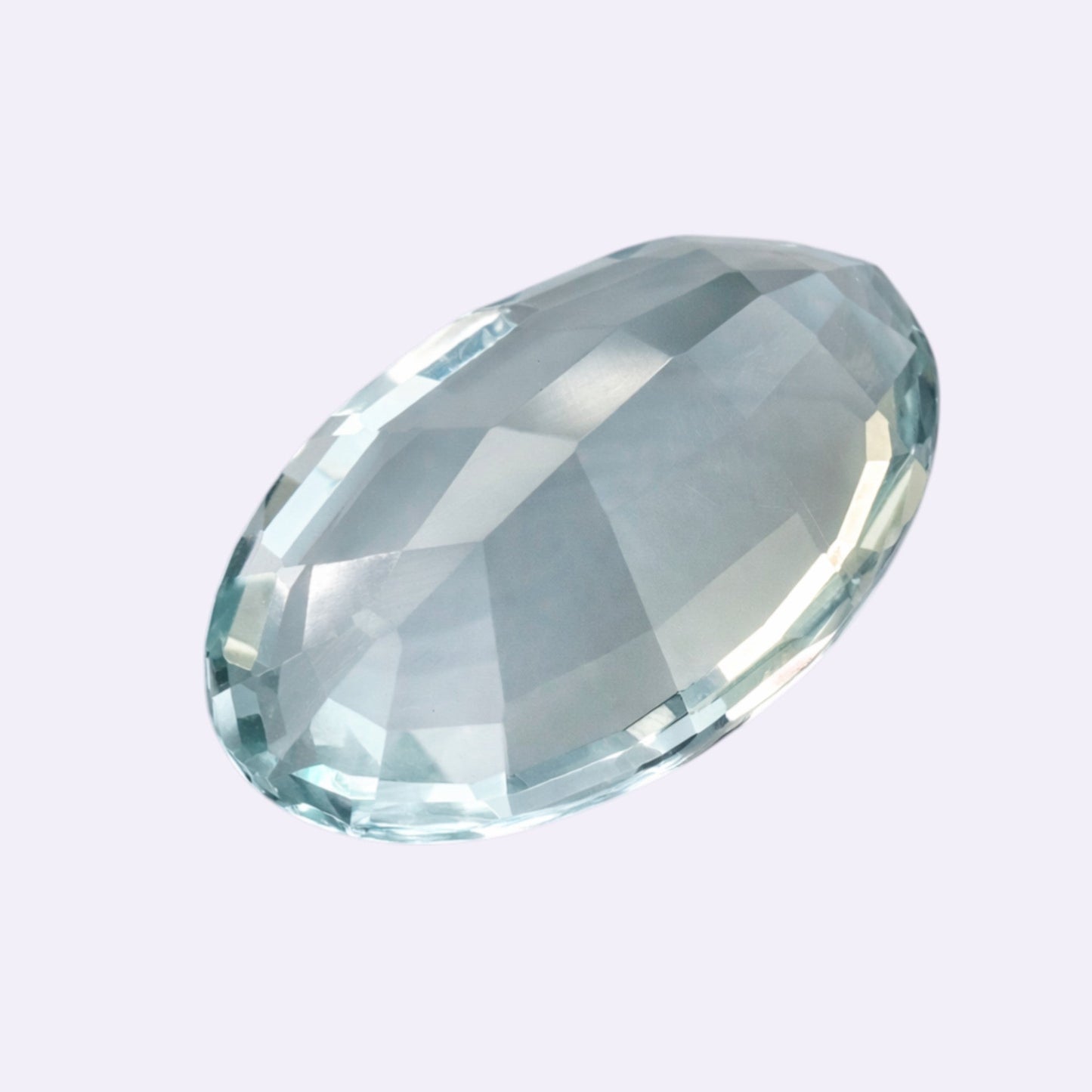 Natürlicher Aquamarin - 9,83 ct | Oval | Bläulich