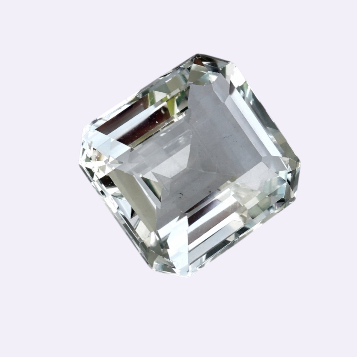 Natürlicher Beryll - 9,81 ct | Emerald Cut | Farblos bis Blassgrün