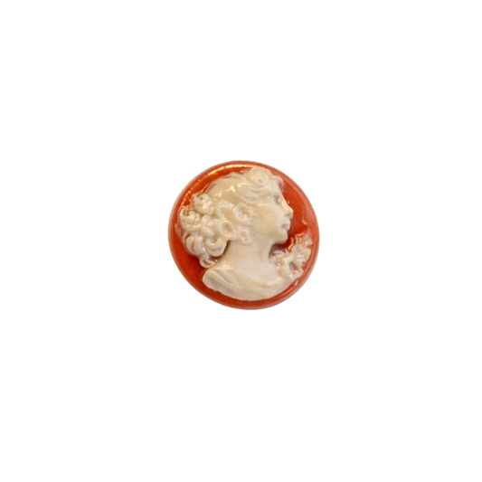 Muschel-Gemme warm roter Grund mit cremeweißem Relief, rund, als kunstvoll gearbeiteter Schmuckstein mit graviertem Motiv 'Frauenprofil', 18 mm, für Sammler und Liebhaber besonderer Edelsteine.