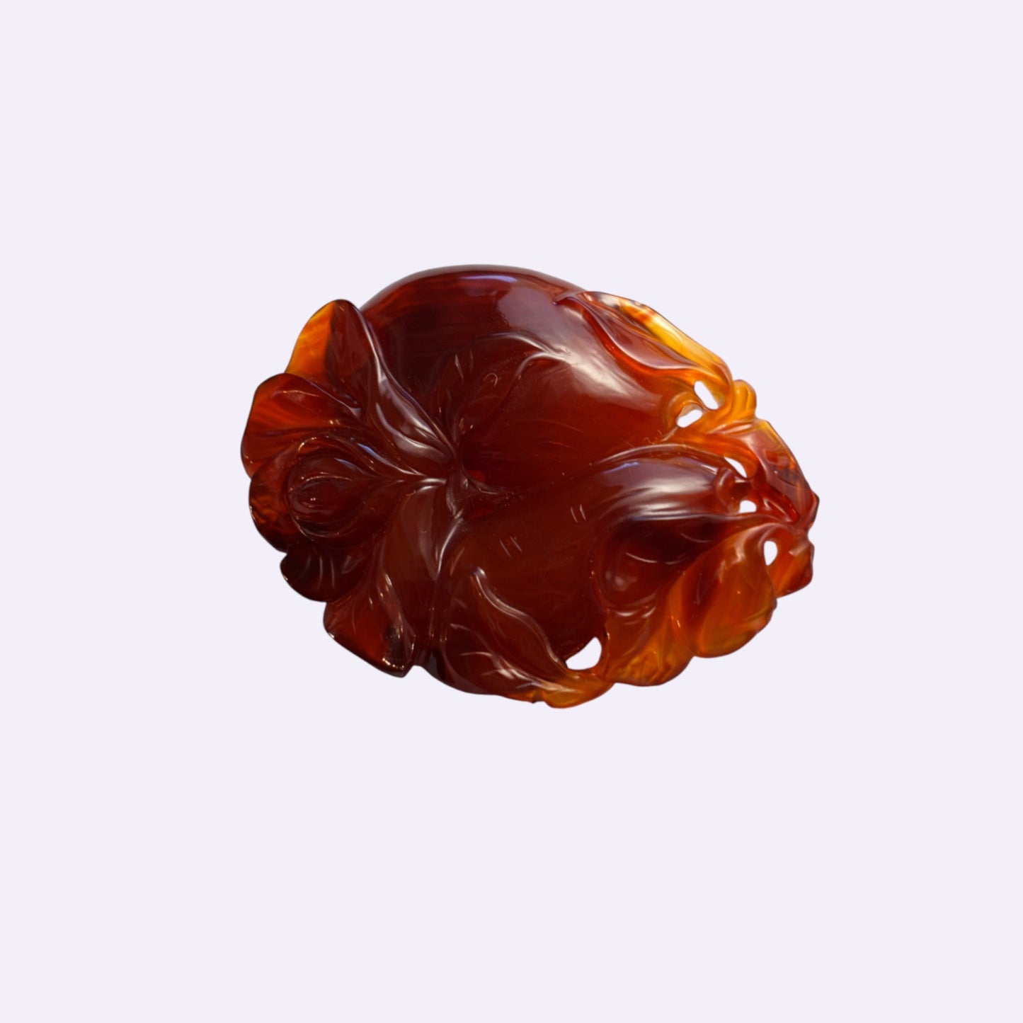 Natürlicher Karneol – 82,45 ct | Schnitzerei „Blatt“ | Tiefrot bis warmes Orange