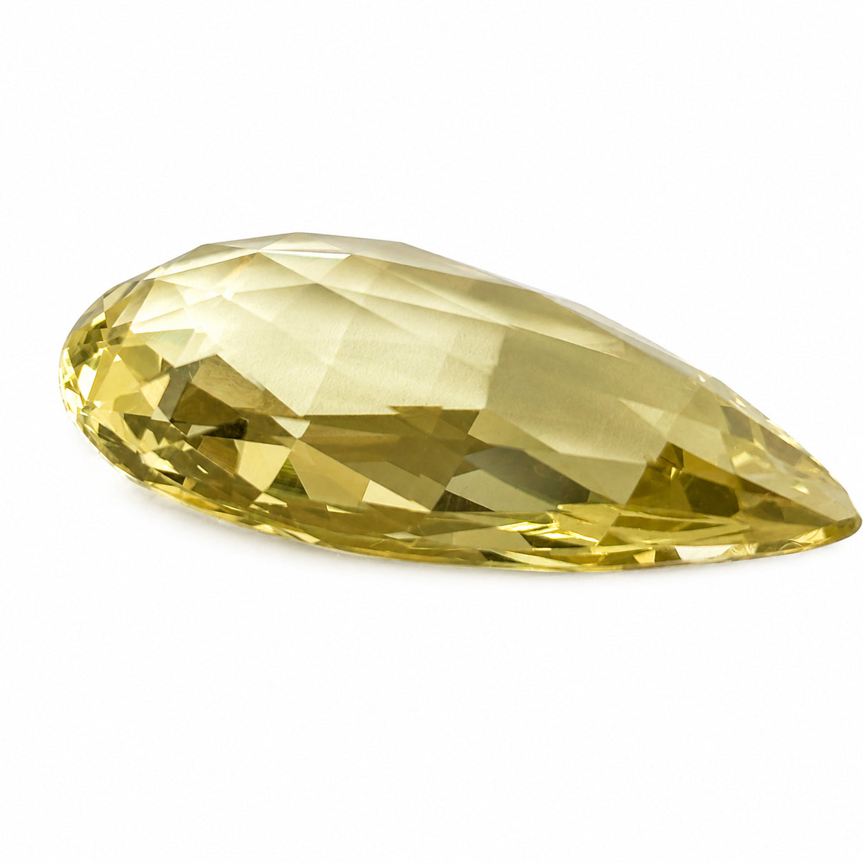 Natürlicher Beryll gelb, Tropfen spitz Mixed Cut gelocht, 17,82 ct, wertvoller Stein für Schmuck.
