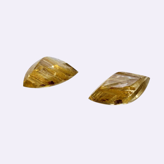 Natürlicher Rutilquarz – Paar | 14,37 ct | Cabochon Navette modifiziert | Klar mit goldgelben Rutilnadeln
