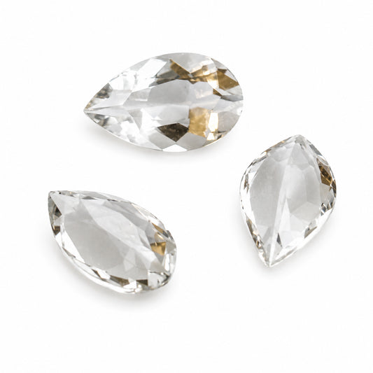 Natürlicher Bergkristall - ca. 1,41 ct | Spitzer Tropfenschliff, facettiert | Farblos