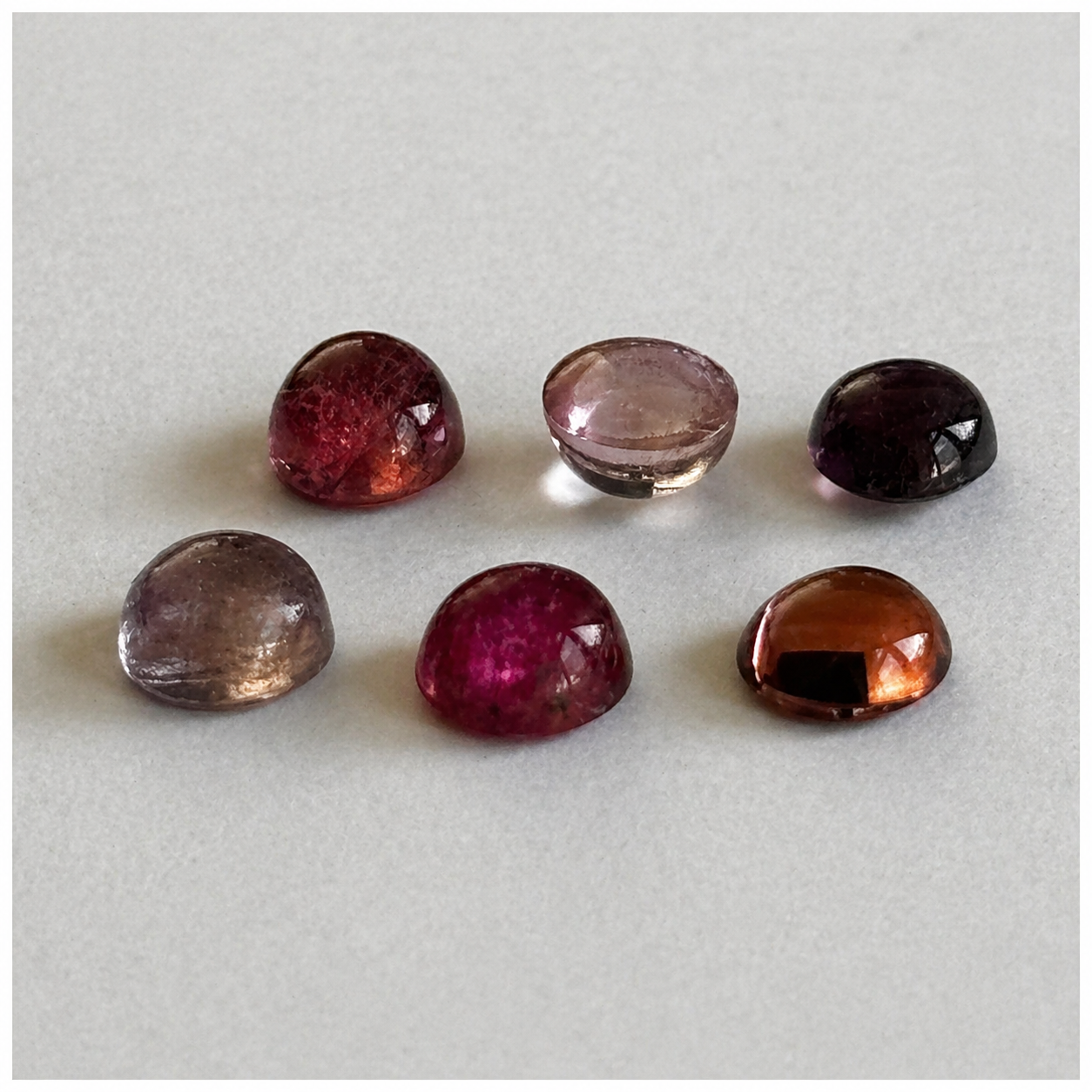 Natürlicher Turmalin – ca. 0,30 ct | Cabochon rund | Verschiedene Rosatöne