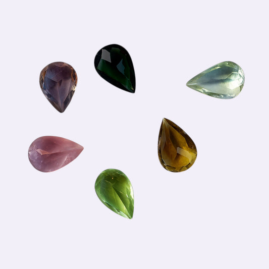 Natürlicher Turmalin – ca. 6 x 4 mm | Pear Cut | Verschiedene Farben (Dieser Artikel wird einzeln verkauft.)