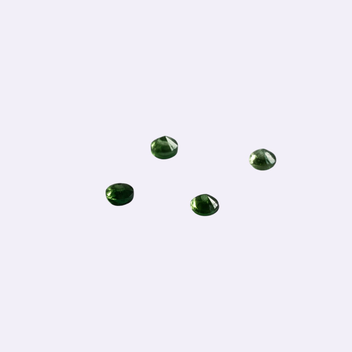 Natürlicher Tsavorit – 1 mm | Rund | Hellgrün