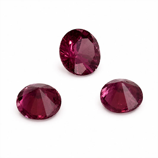 Natürlicher Rhodolith - ca. 0,12 ct | Rund facettiert | Helles Bordeauxrot