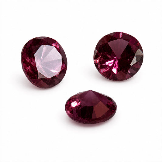 Natürlicher Rhodolith - ca. 0,16 ct | Rund facettiert | Helles Bordeauxrot