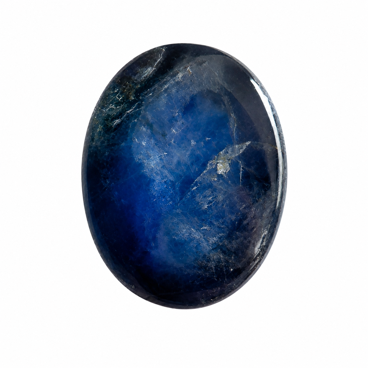 Detailaufnahme eines natürlichen tiefblauen Saphir, Oval Cabochon, 2,21 ct, zertifizierter Edelstein für hochwertigen Schmuck.