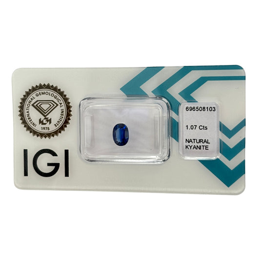 Natürlicher tiefblauer Kyanit, oval Mixed Cut, 1,07 ct, zertifizierter Edelstein für hochwertigen Schmuck.