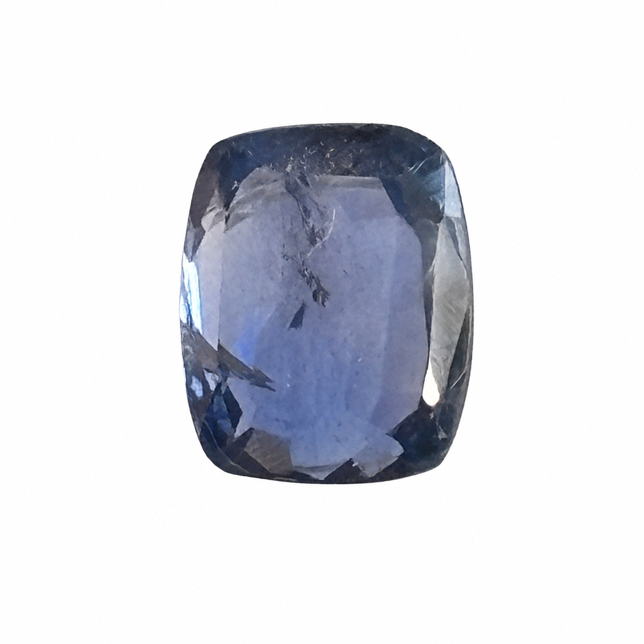 Detailaufnahme des natürlichen tief violett-blauen Saphir, Cushion Mixed Cut, 2,12 ct, zertifizierter Edelstein für hochwertigen Schmuck.