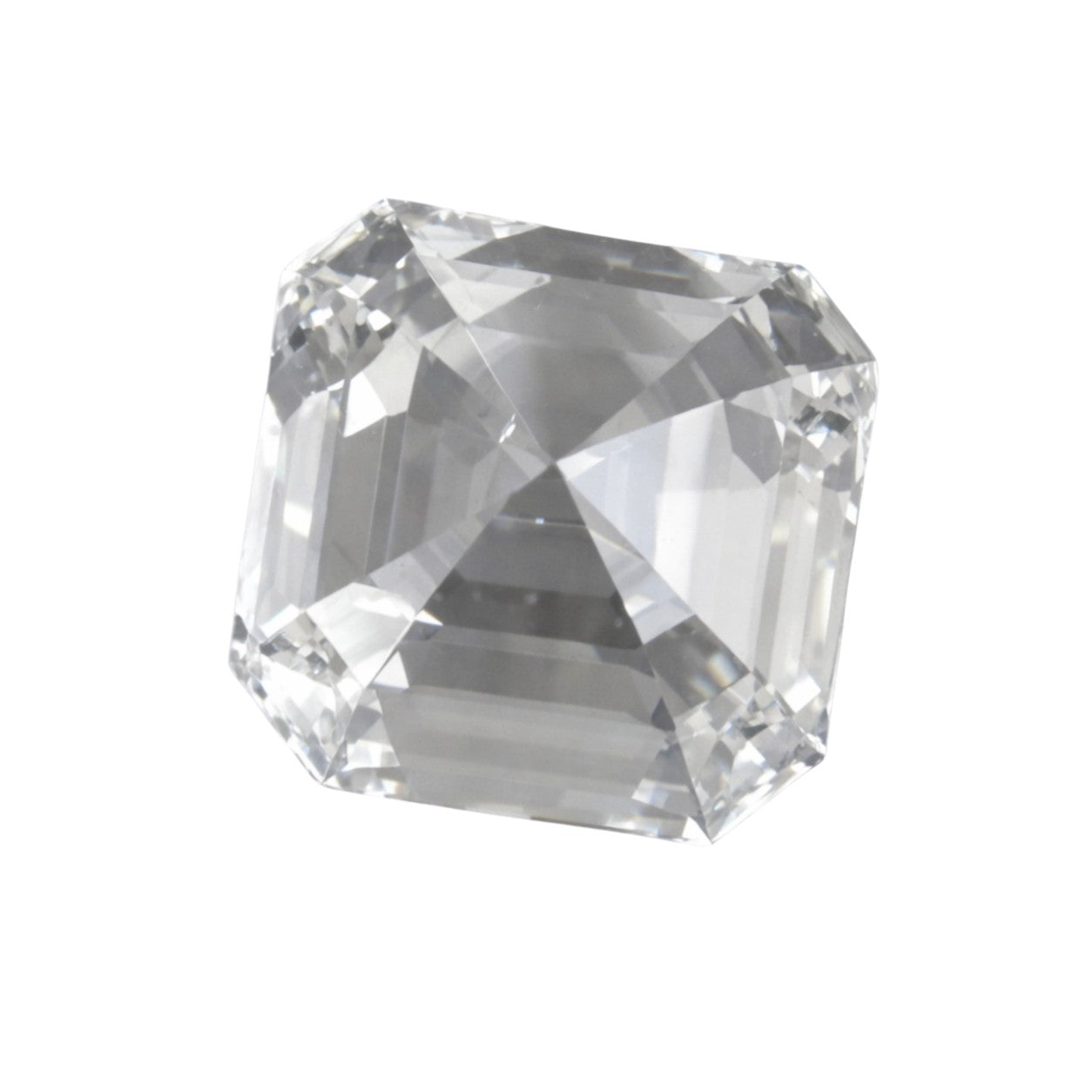 Natürlicher Diamant, Square Emerald Cut, 0,70 ct, Farbe G, VS2, zertifizierter Edelstein für hochwertigen Schmuck, Detailaufnahme Rückseite.
