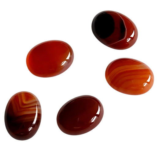 Natürlicher Achat – ca. 15 ct | Oval Cabochon | Rot- bis Orangetöne
