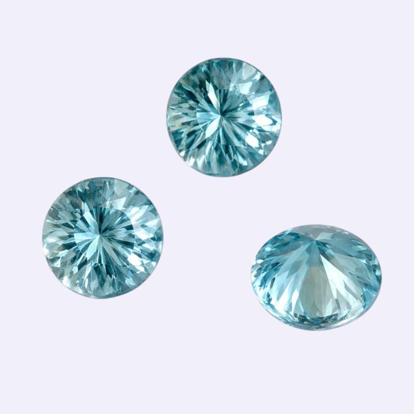 Natürlicher Zirkon – 0,69 ct | Rund | Blau