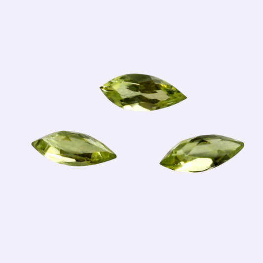 Natürlicher Peridot - 0,12 ct | Navette-Schliff | Hellgrün