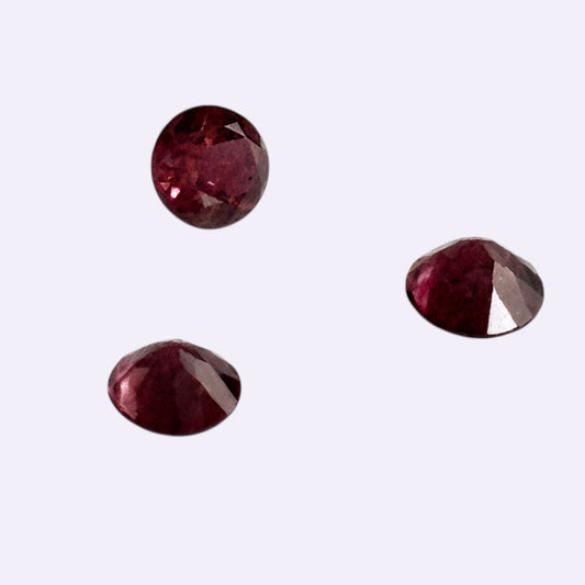 Natürlicher Turmalin – ca. 0,16 ct | Rund facettiert | Dunkles Purpurrot