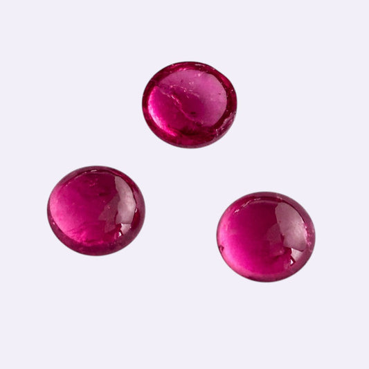 Natürlicher Turmalin – ca. 1,82 ct | Round Cabochon | Leuchtendes Pink