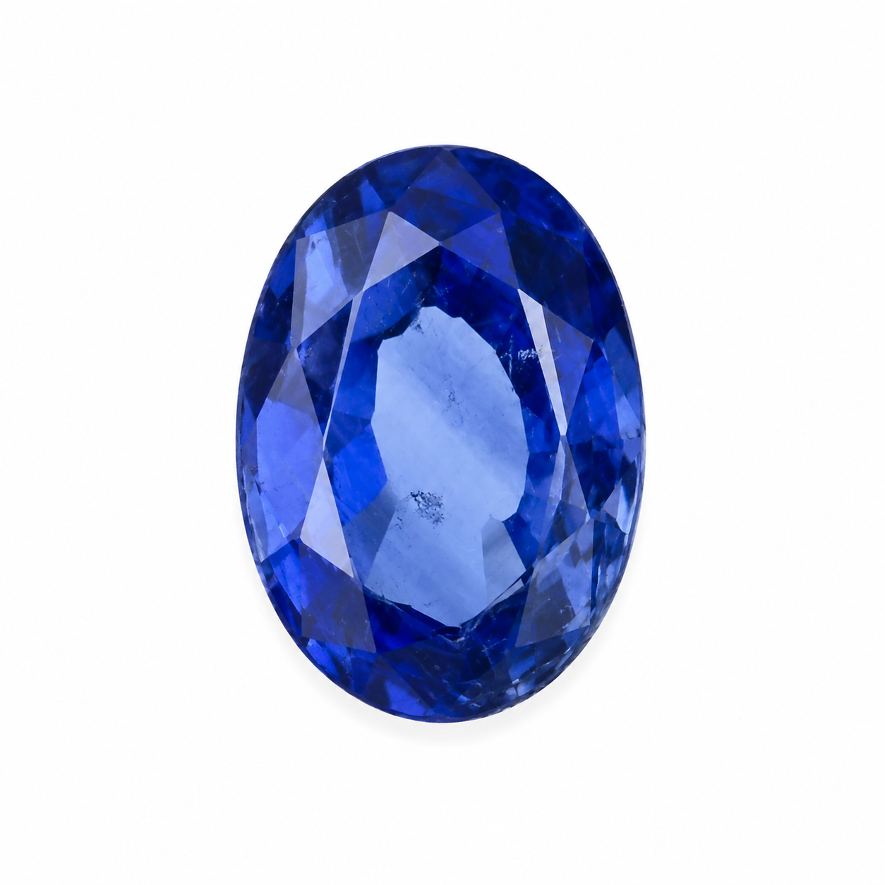 Detailaufnahme eines natürlichen tiefblauen Saphir, Oval Mixed Cut, 1,52 ct, zertifizierter Edelstein für hochwertigen Schmuck.