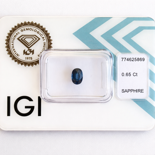 Natürlicher Saphir – 0,65 ct | Oval Mixed Cut | Tiefblau