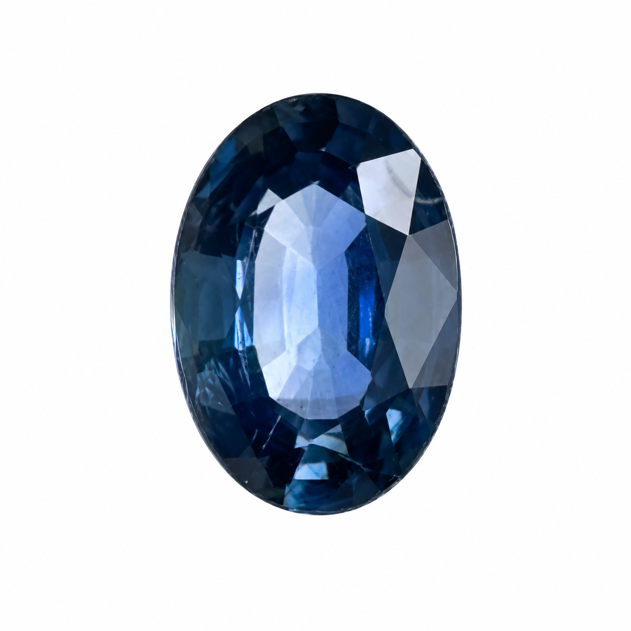 Detailaufnahme eines natürlichen blauen Saphir, Oval Mixed Cut, 0,99 ct, zertifizierter Edelstein für hochwertigen Schmuck.