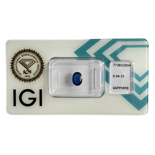Natürlicher tiefblauer Saphir, Oval Mixed Cut, 0,94 ct, zertifizierter Edelstein für hochwertigen Schmuck.