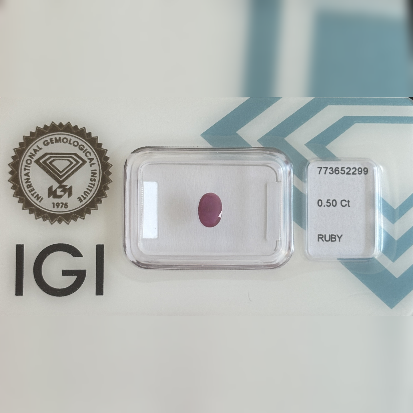 Natürlicher Rubin – 0,50 ct | Oval Mixed Cut | Tief Purpur Rosa-Rot