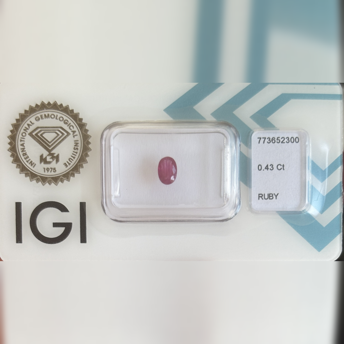 Natürlicher Rubin – 0,43 ct | Oval Mixed Cut | Tief Purpur Rosa-Rot