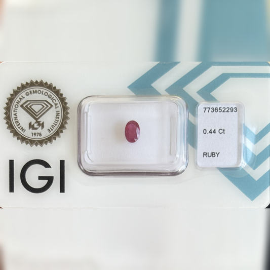 Natürlicher Rubin – 0,44 ct | Oval Mixed Cut | Purpur-Rot