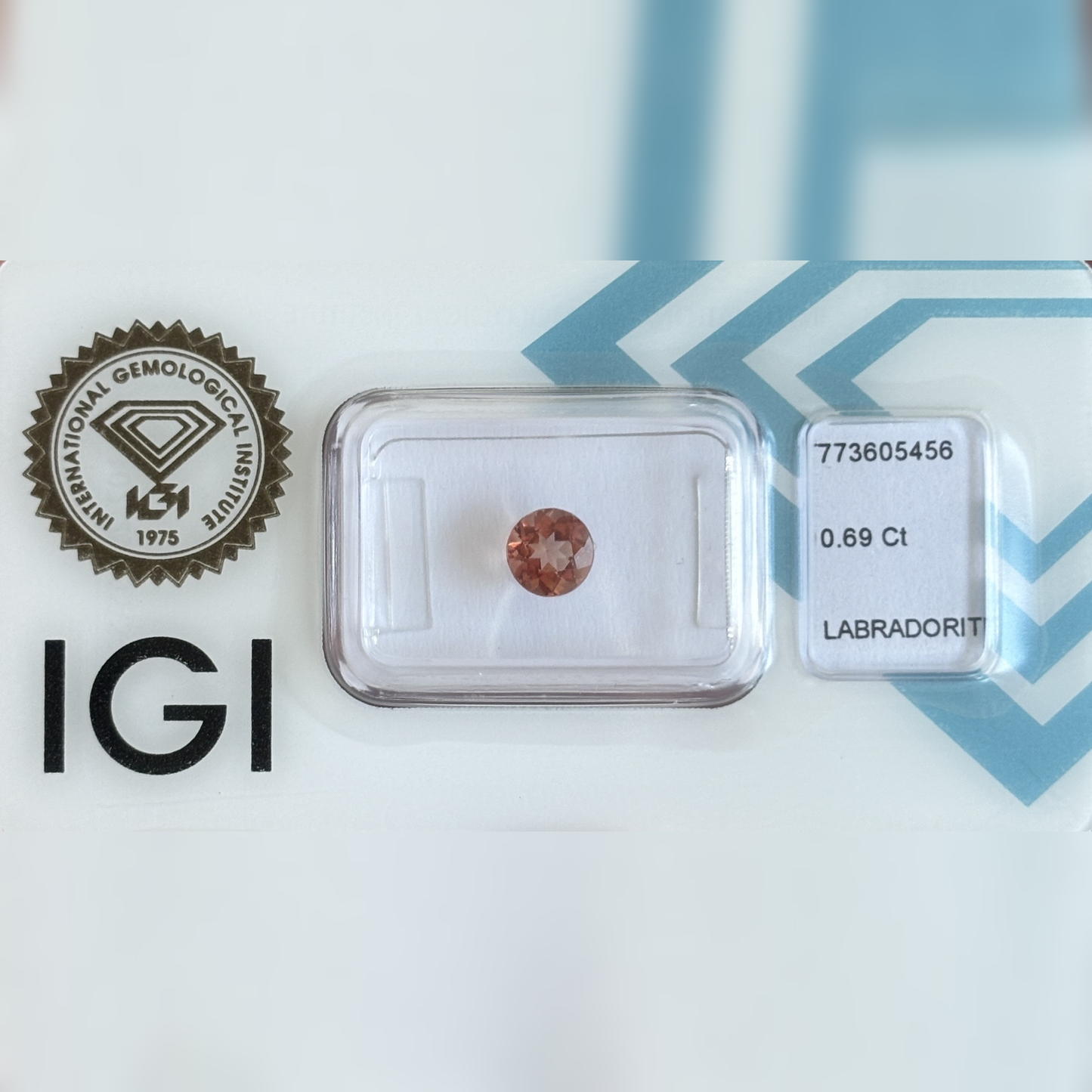 Natürlicher Labradorit - 0,69 ct | Round Mixed Cut | Tief Rosa-Orange