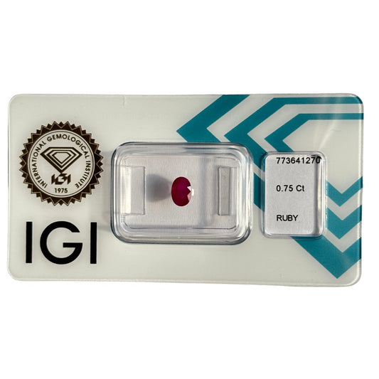 Natürlicher tief rosa-roter Rubin, Oval Mixed Cut, 0,75 ct, zertifizierter Edelstein für hochwertigen Schmuck.
