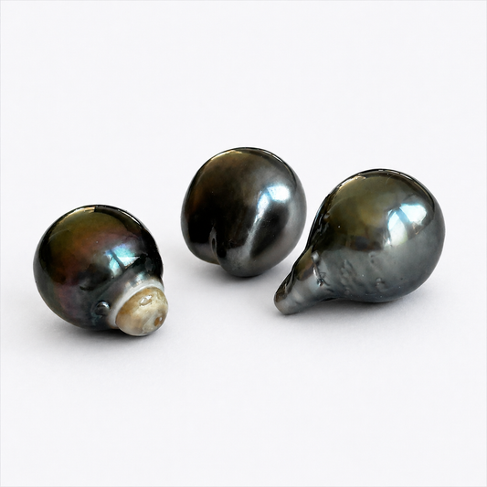 Natürliche Tahiti-Perle – ca. 12 mm | Barockform | Anthrazit mit metallischem Schimmer