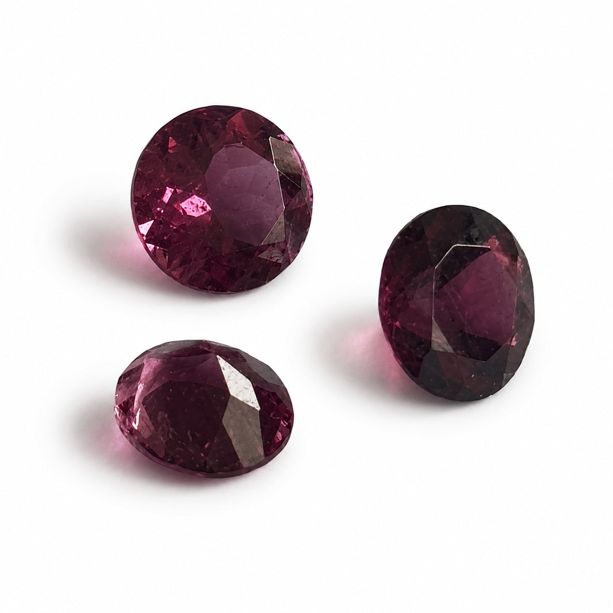 Natürlicher Turmalin - ca. 0,35 ct | Rund facettiert | Dunkelrosa-Violett