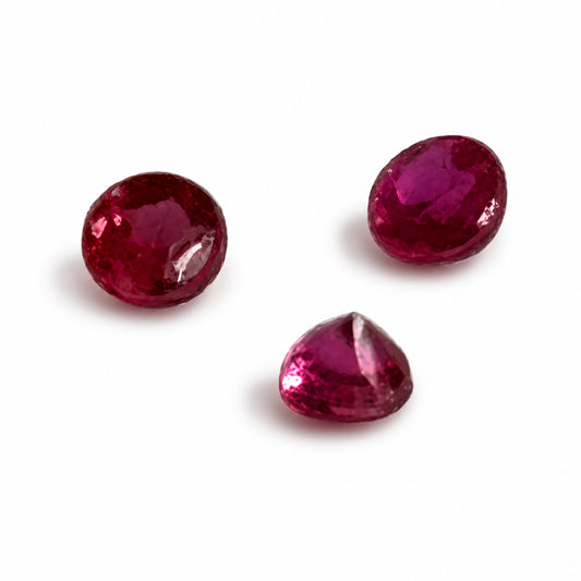Natürlicher Rubin - 0,01 ct | Rund facettiert | Purpurrot