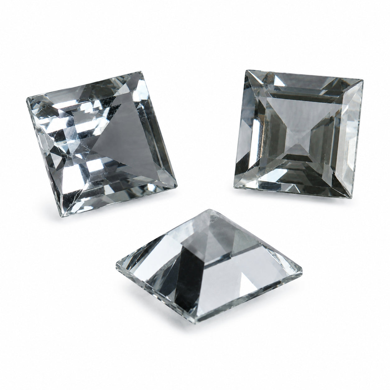 Natürlicher Aquamarin - 0,56 ct | Princess Cut | Hellblau