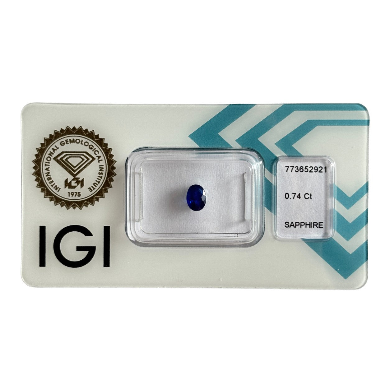 Natürlicher tiefblauer Saphir, Oval Mixed Cut, 0,74 ct, zertifizierter Edelstein für hochwertigen Schmuck.