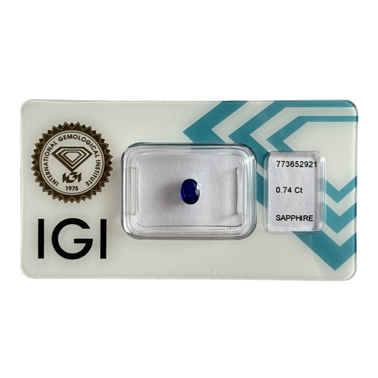 Natürlicher tiefblauer Saphir, Oval Mixed Cut, 0,74 ct, zertifizierter Edelstein für hochwertigen Schmuck.