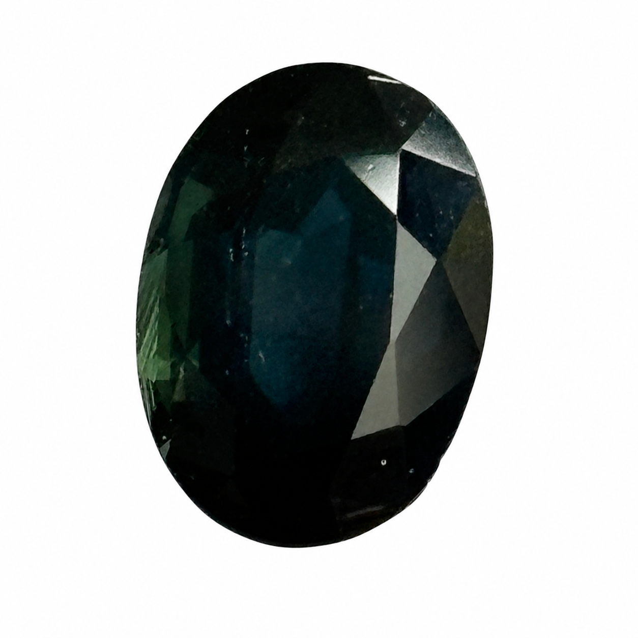 Detailaufnahme eines natürlichen tiefblauen Saphir, Oval Mixed Cut, 4,23 ct, zertifizierter Edelstein für hochwertigen Schmuck.